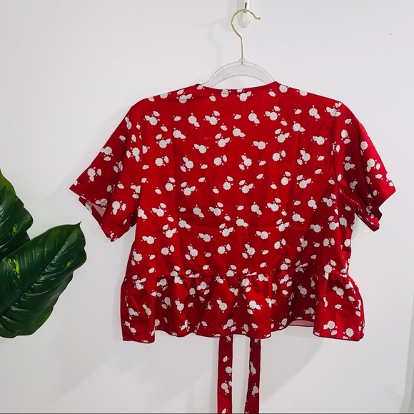 SHEIN Red & White Floral Front Tie Top - Picture 4 of 6